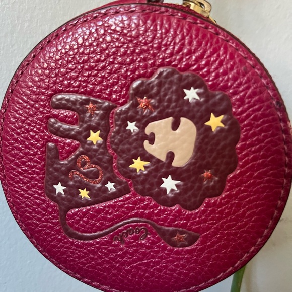 Coach Leo Zodiac Lion Round Coin Purse Burgundy Pebble Leather Chain Wallet Rare - Picture 13 of 15